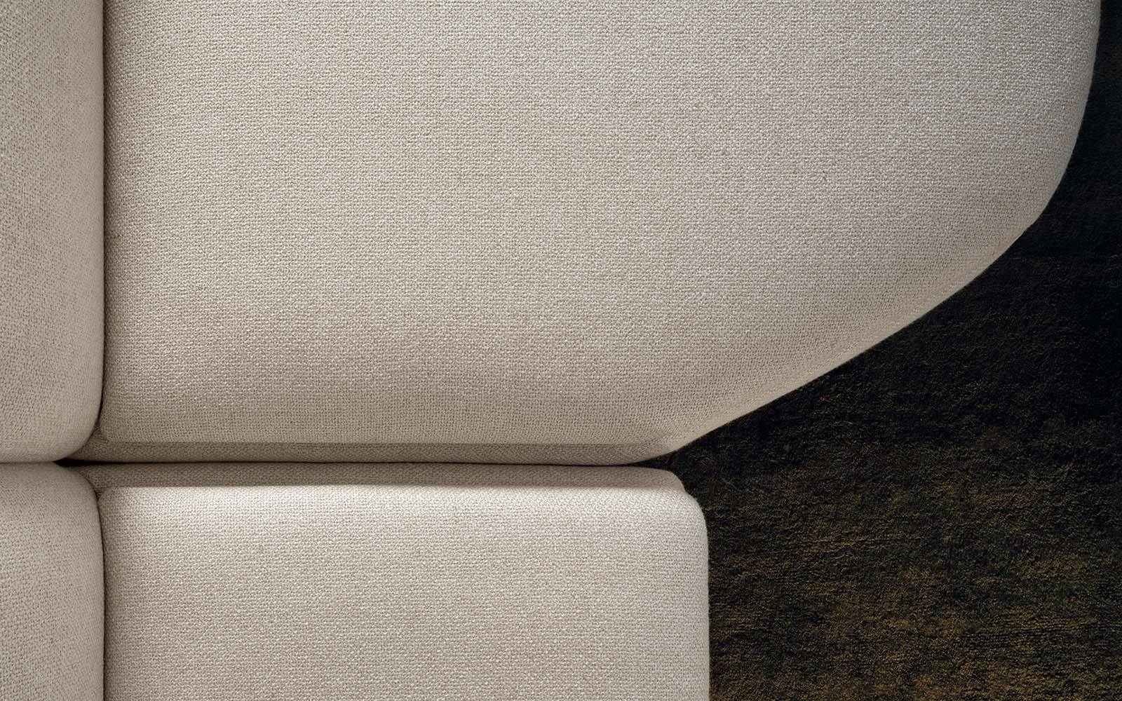 Minotti Vivienne sofa - Image 3