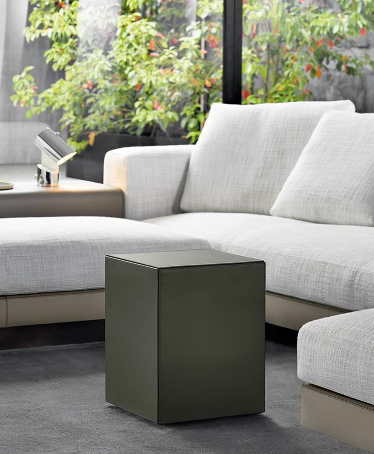 Minotti Solid pouf